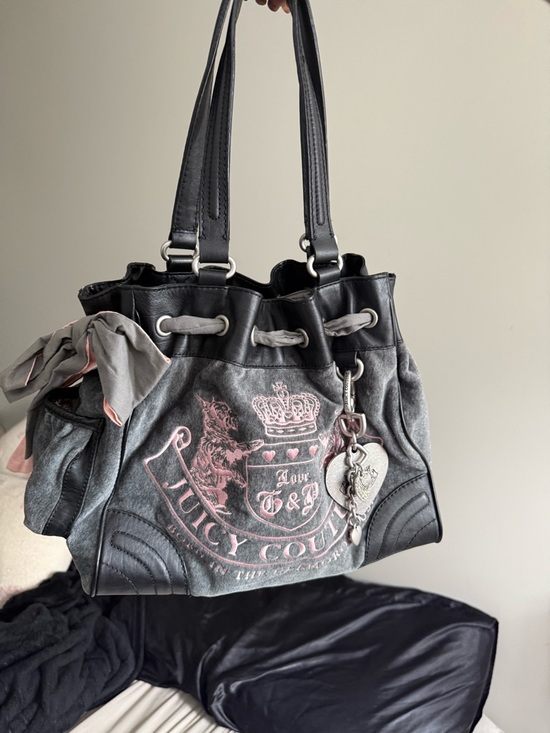 Juicy Couture Handbags - Vintage juicy couture daydreamer